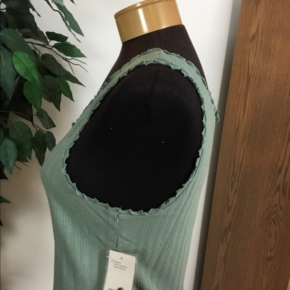 So green XL button front tank top with ruffle trim on neckline and arms - Picture 6 of 14